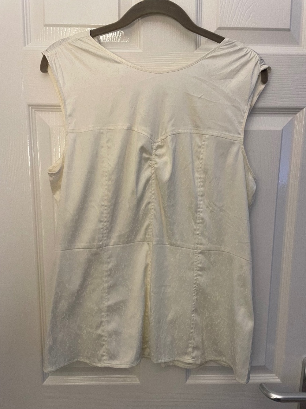 Something Navy Size L sleeveless cream blouse